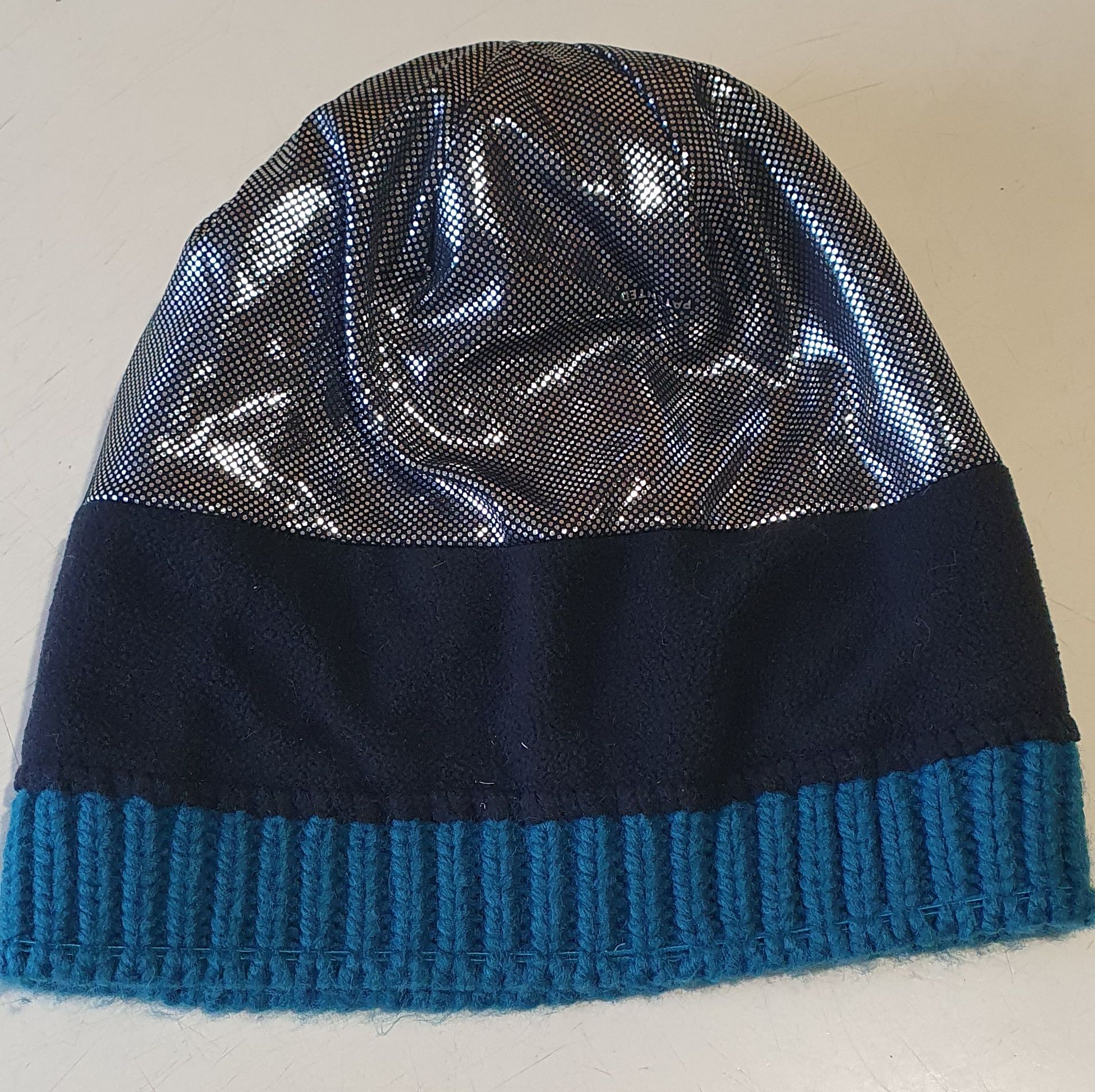 Шапка жіноча зимова Columbia Parallel Peak Ii Beanie
