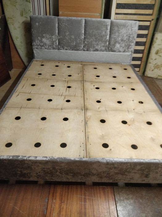 Ліжко двоспальне під матрас