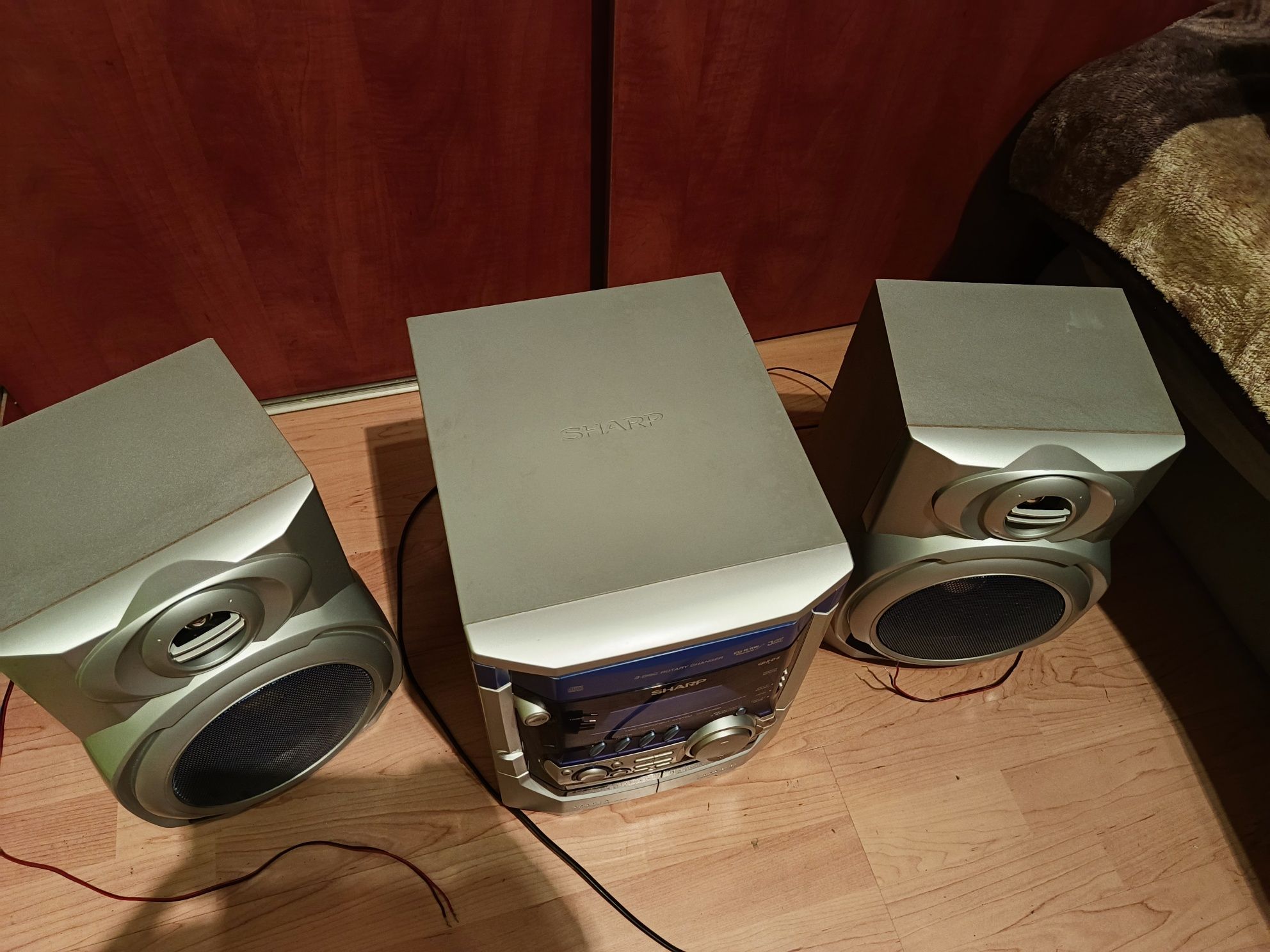 Wieża Sharp CD-XP300H