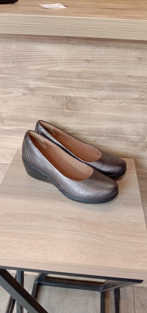 Оригінальні жіночі туфлі Clarks