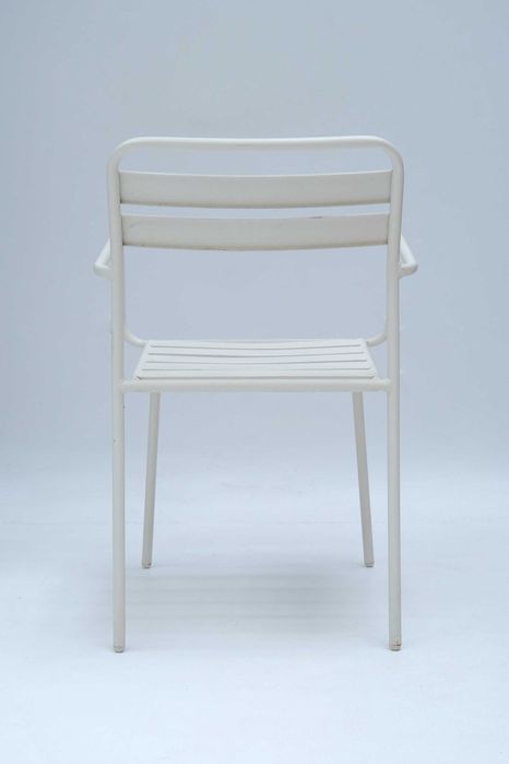 Cadeira branca de exterior