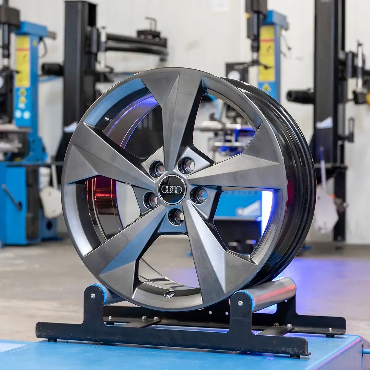 Oryginalne Felgi Audi 18 S3 A3 A4 A6 A8 Q2 Q3 TT