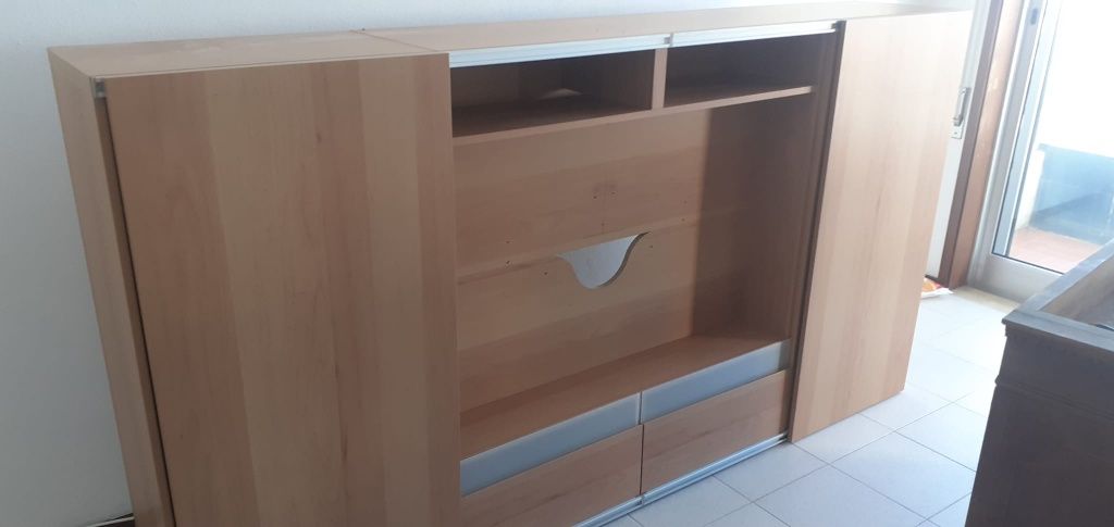 Móvel TV e estante IKEA BESTA