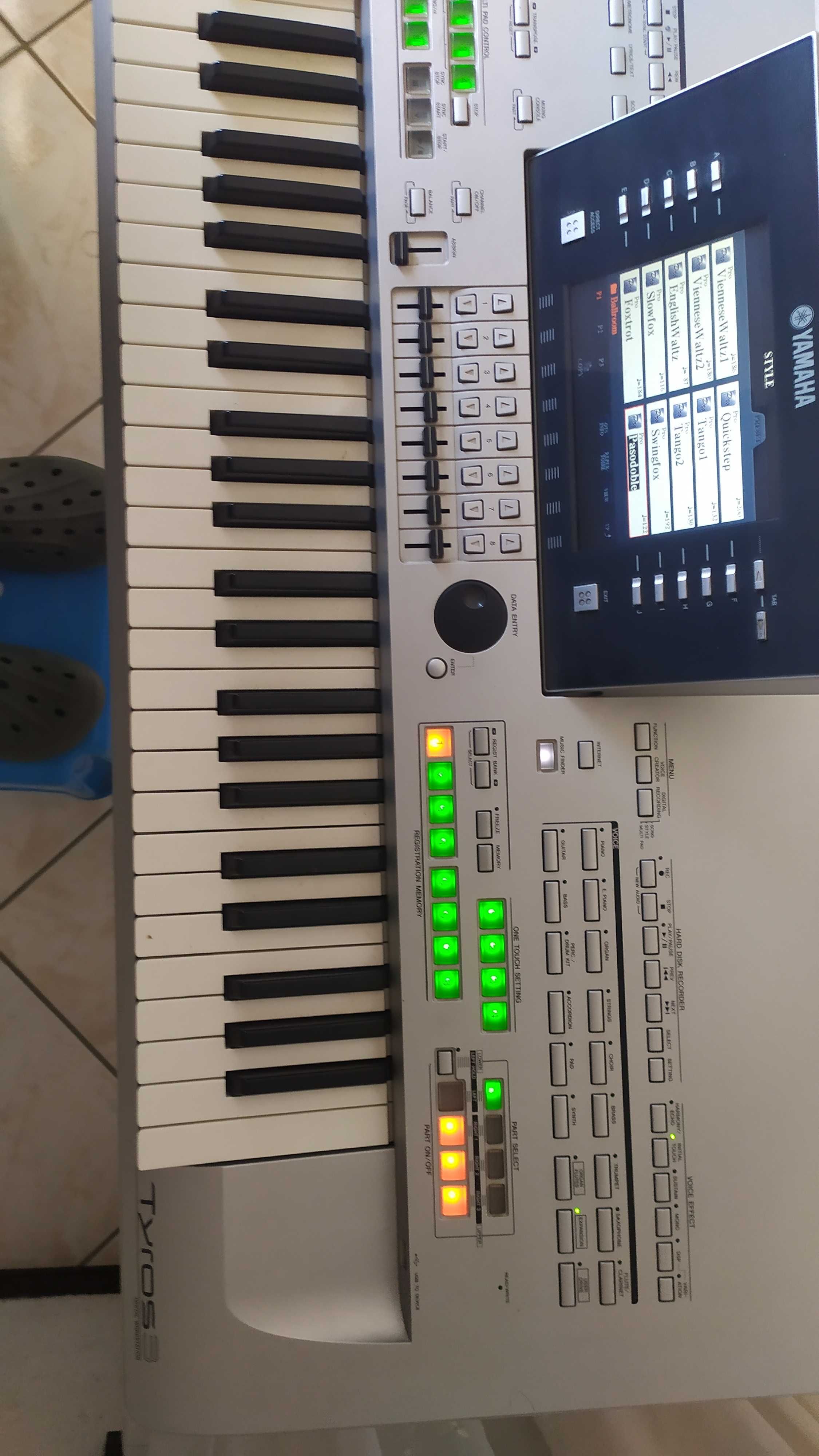Teclado Yamaha Tyros 3