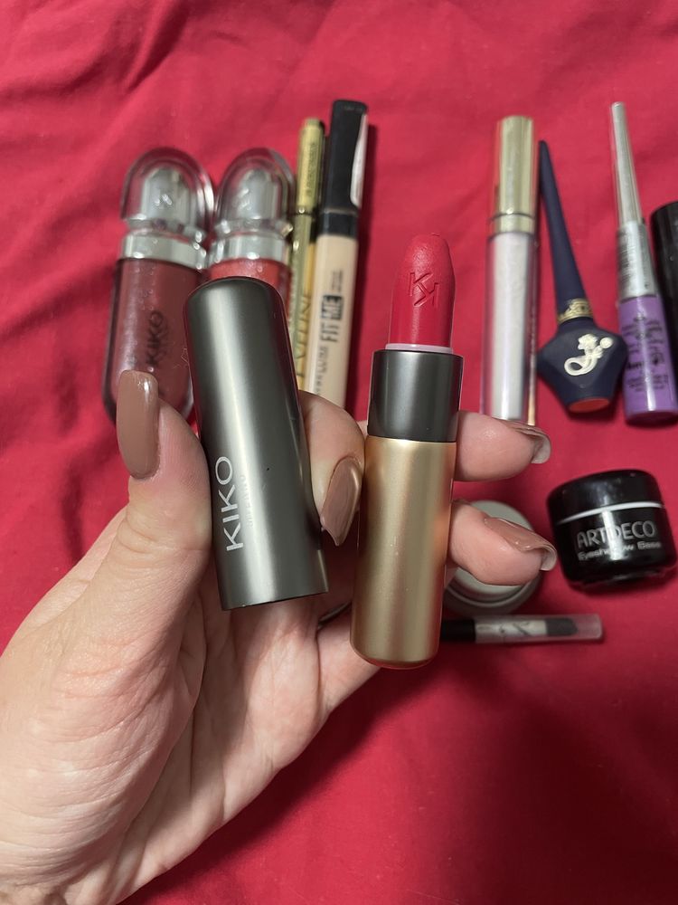 Набір косметики kiko maybelline підводка тіні помада консилер