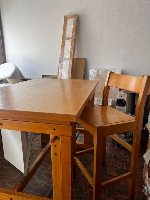 Estirador / Secretaria com cadeira