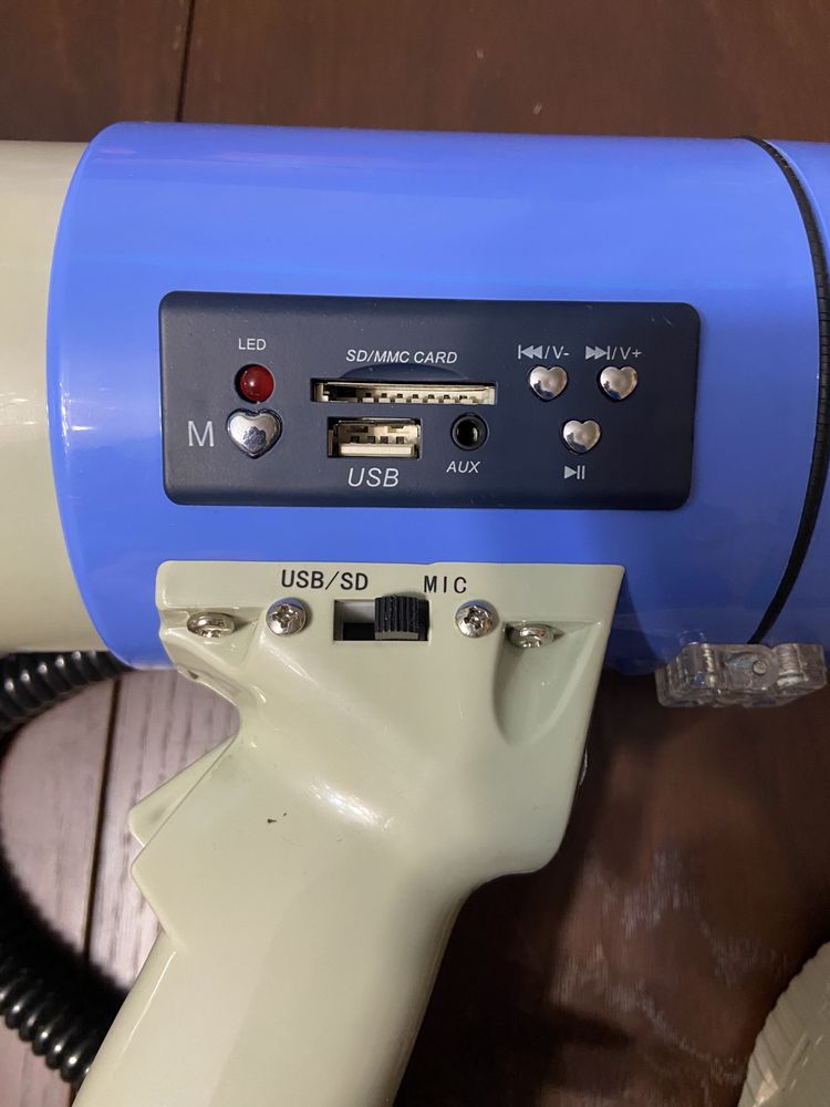 Мегафон    UM-2  со съемным микрофоном