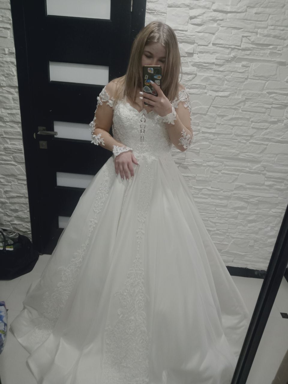 Весільна сукня атласна в ідеальному стані