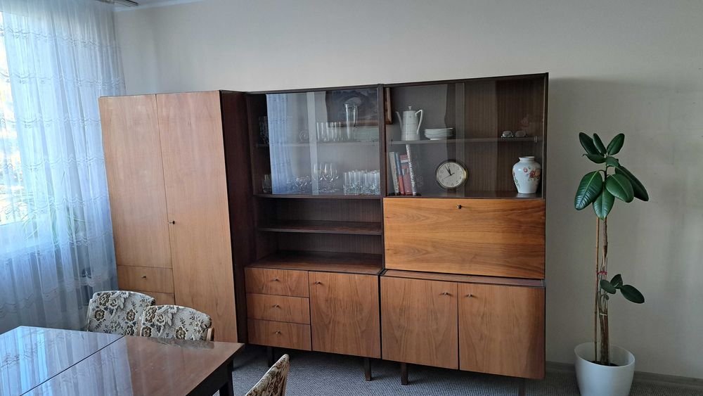 Meble do salonu PRL stół krzesła, połysk 1975 Obornickie Fabryki Mebli