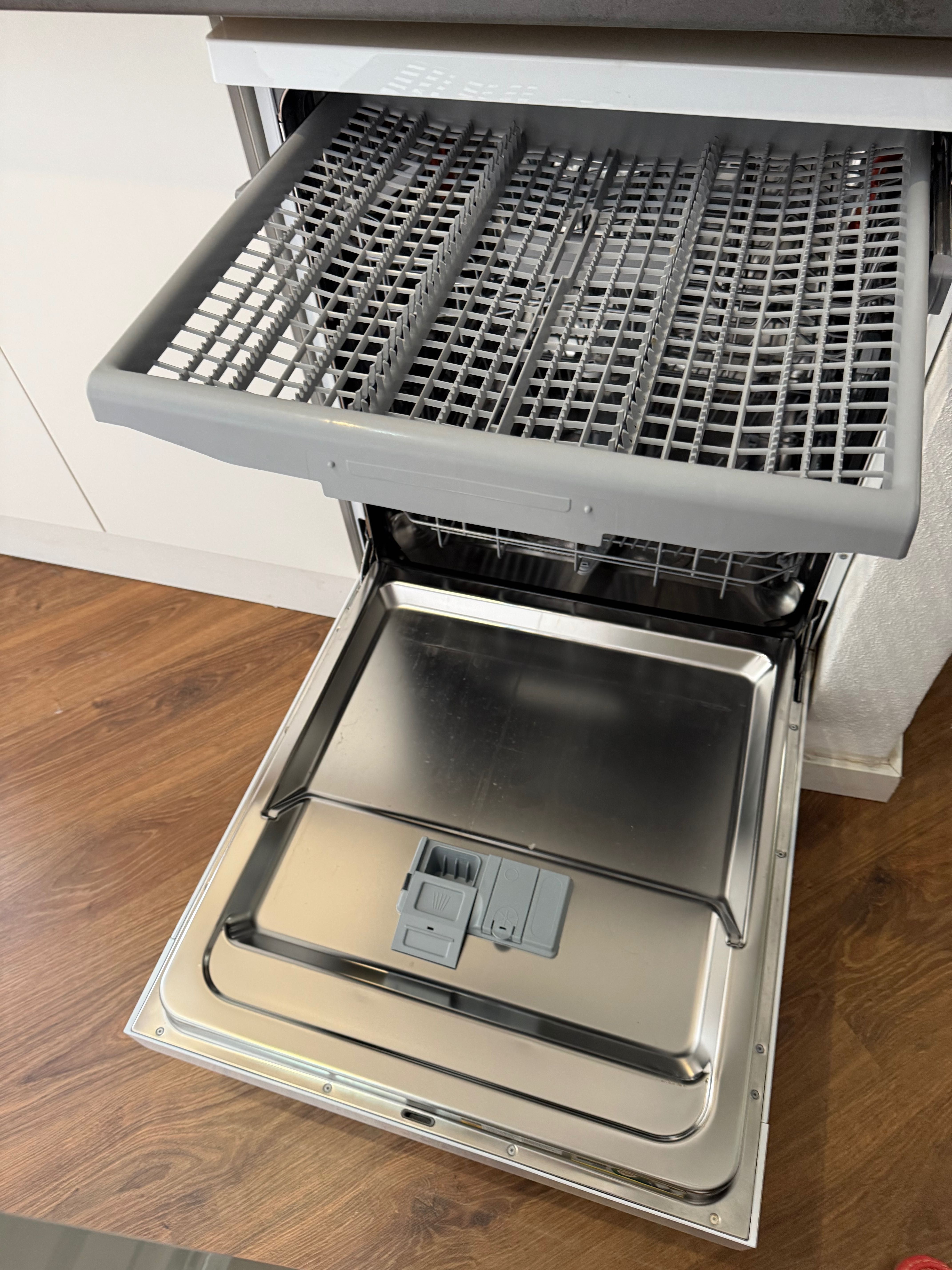 Lava Loiça Hotpoint 14 Serviços