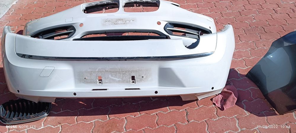 Para-choques da frente e de trás 2016e tenho um farol do lado esquerdo