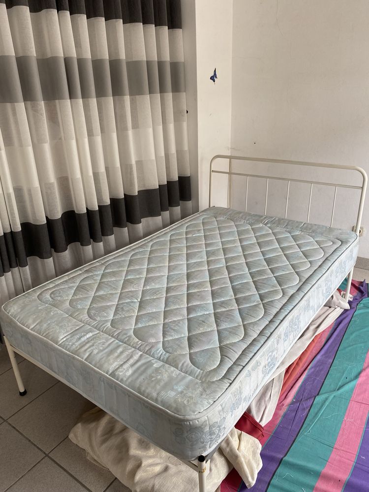 Cama de ferro + colchão