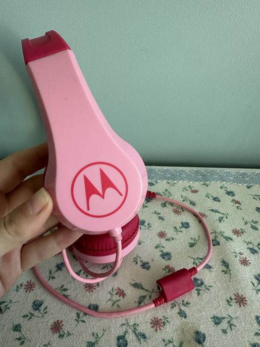różowe dziecięce przewodowe słuchawki nauszne Motorola jack