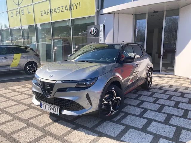 Alfa Romeo Junior Ibrida Speciale 1,2 TB 136 KM Mhev Lakier szary Arese/fotele Sabelt
