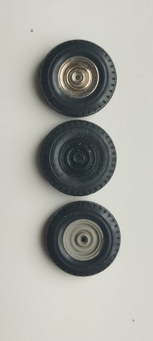 Запчасти  1/43 Саратов, колеса, RAF-2203, ГАЗ-24, 13, Москвич, Ж