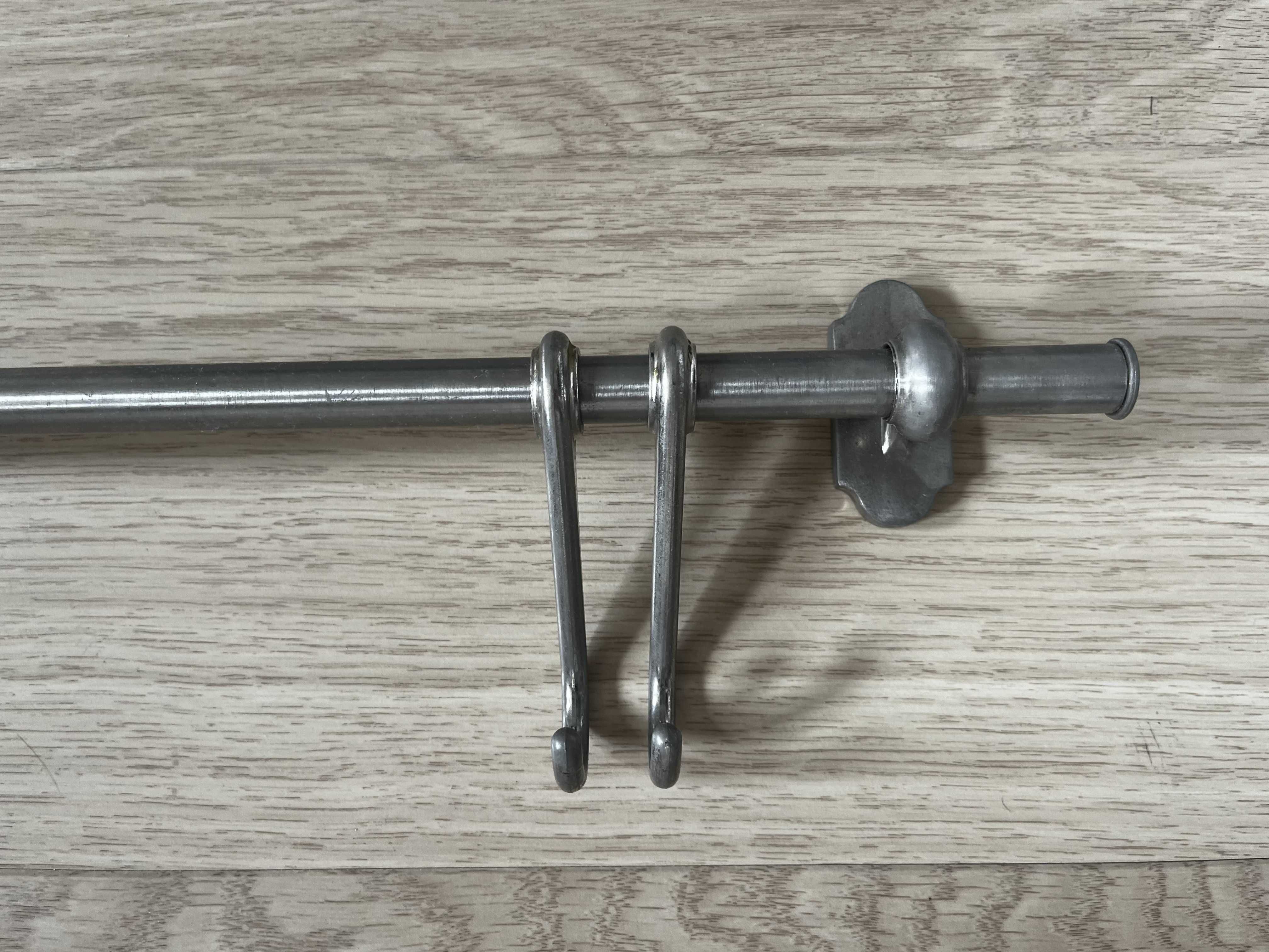Reling kuchenny z haczykami srebrny 60 cm
