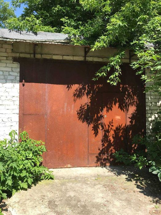 гараж для автомобіля