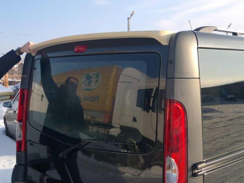 Спойлер для Рено Трафик.Дефлектор на Trafic,Vivaro распашонка.Ляда.