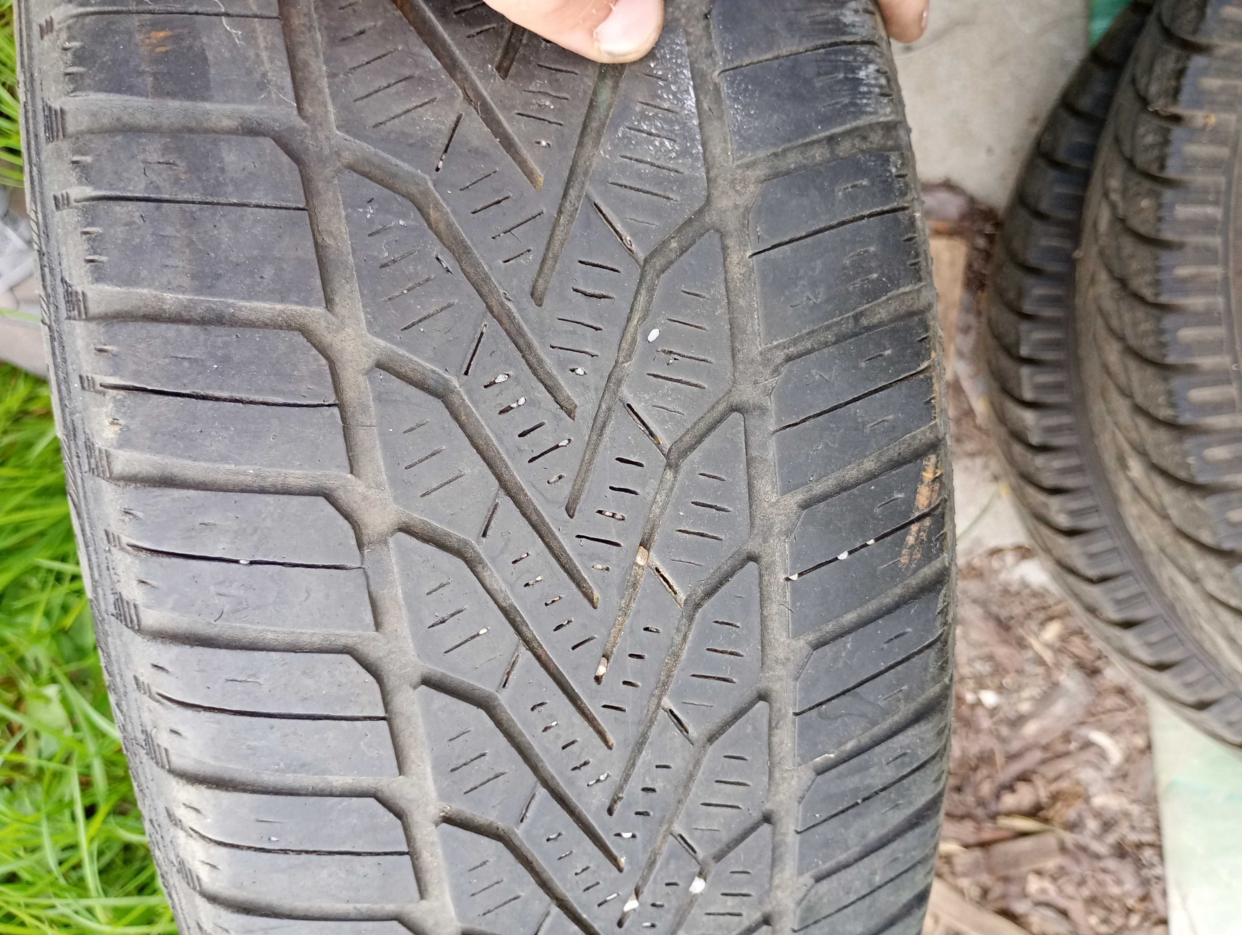 Sprzedam opony wraz z felgami 185/60 r15