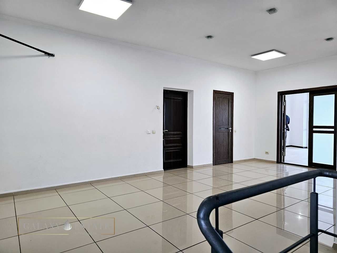 Оренда, Офіс закритого типу 292м²,вул.Раїси Окіпної 10а,м. Лівобережна