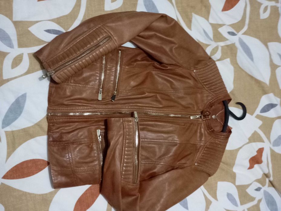 Casaca de cabedal salsa