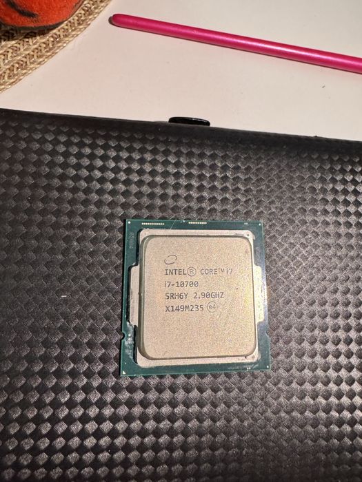 Intel core i7 10700