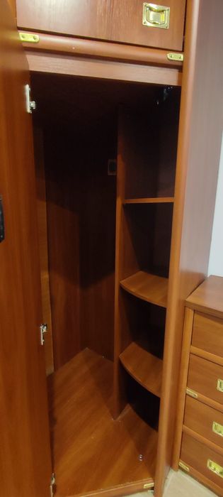 Zestaw mebli - szafa, szuflada, rogówka, komoda, biurko