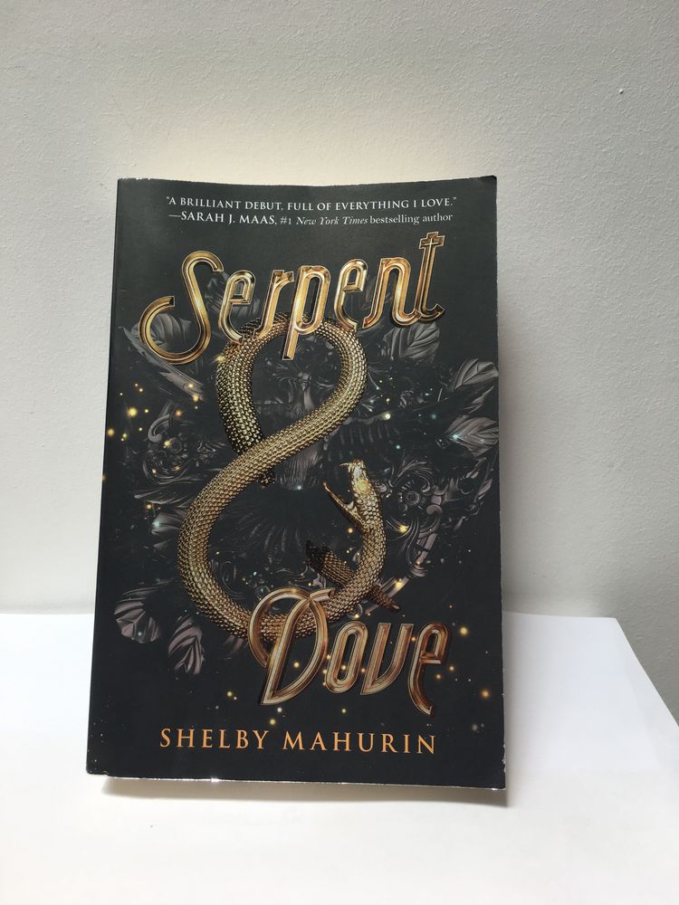Livro “Serpent & Dove”