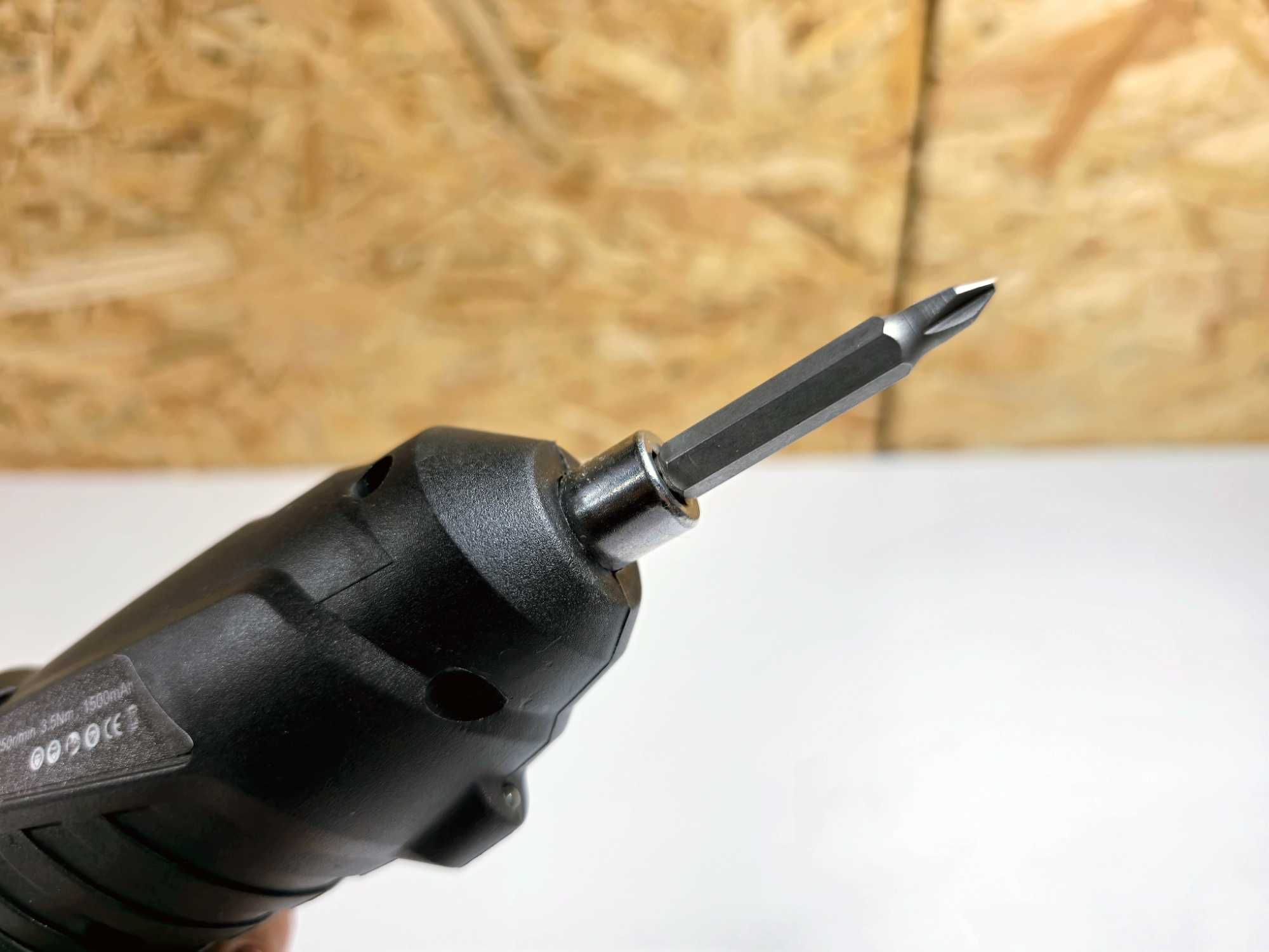 Aparafusadora Elétrica Rotativa, com chave de ponta Philips