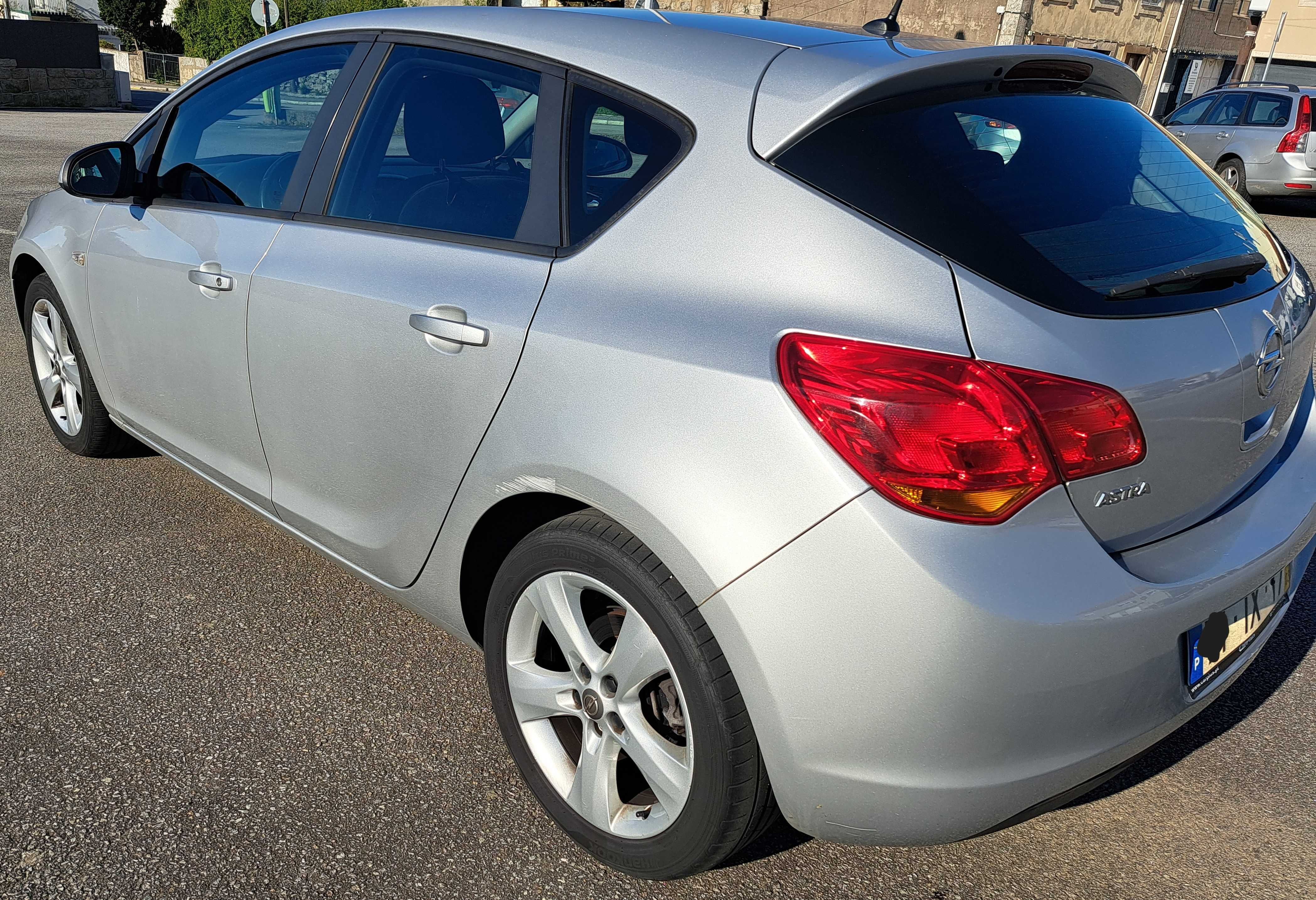 Opel Astra J 2010