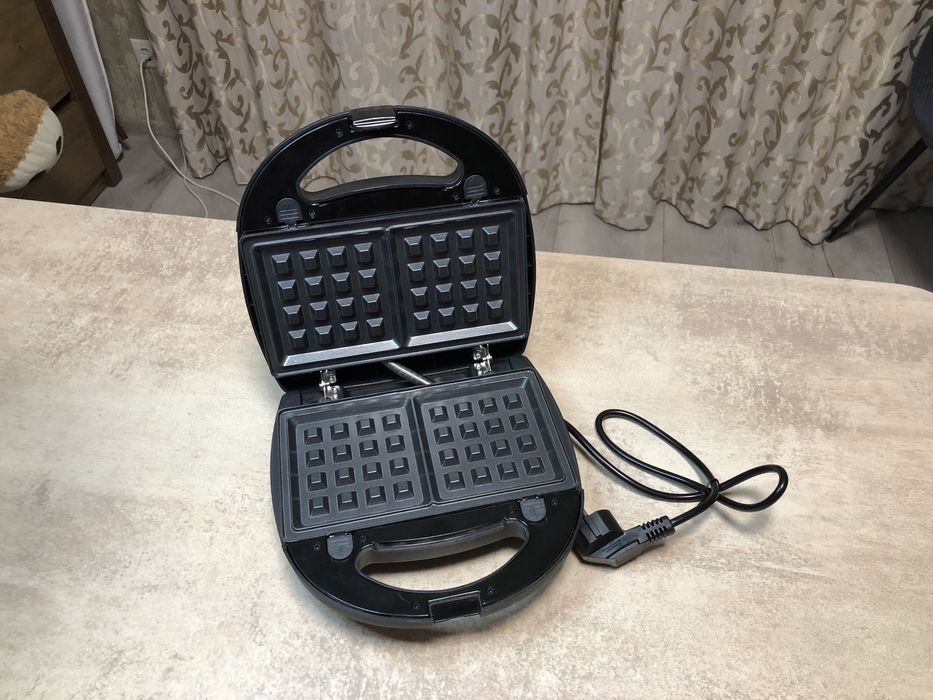 Вафельниця багатофукціональна арт. SM 1196