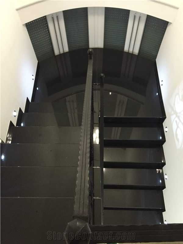 Granit Absolute Black – trwały i stylowy wybór na schody, parapety