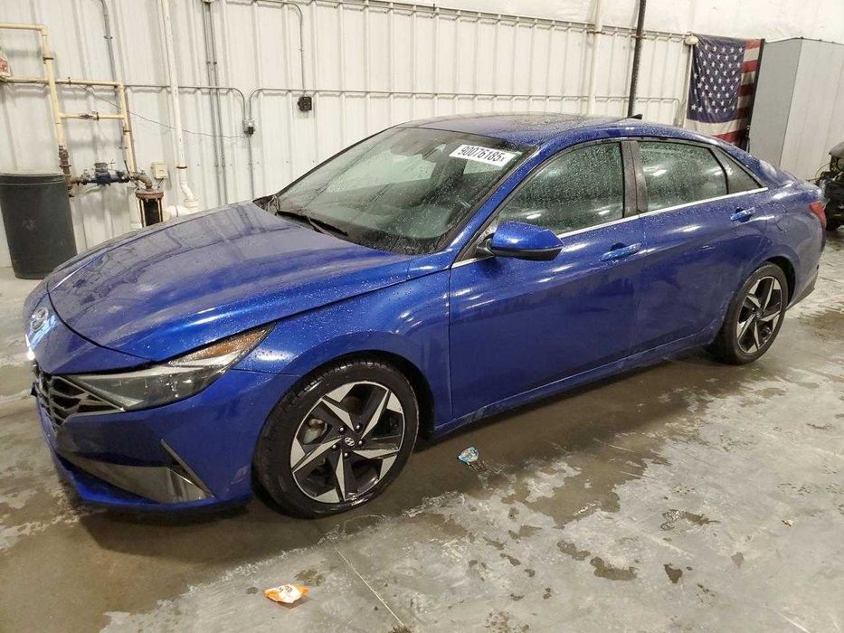 Hyundai Elantra Limited 2021 .