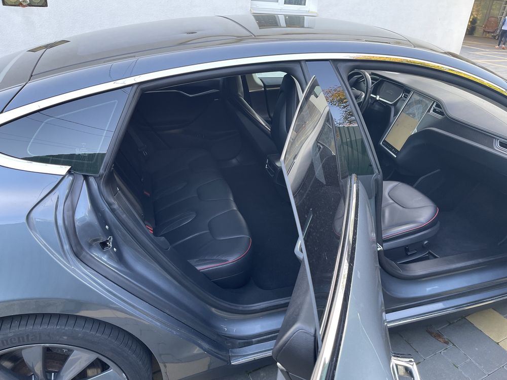 Tesla Model S Perfomens 85+ Європа Електромобіль