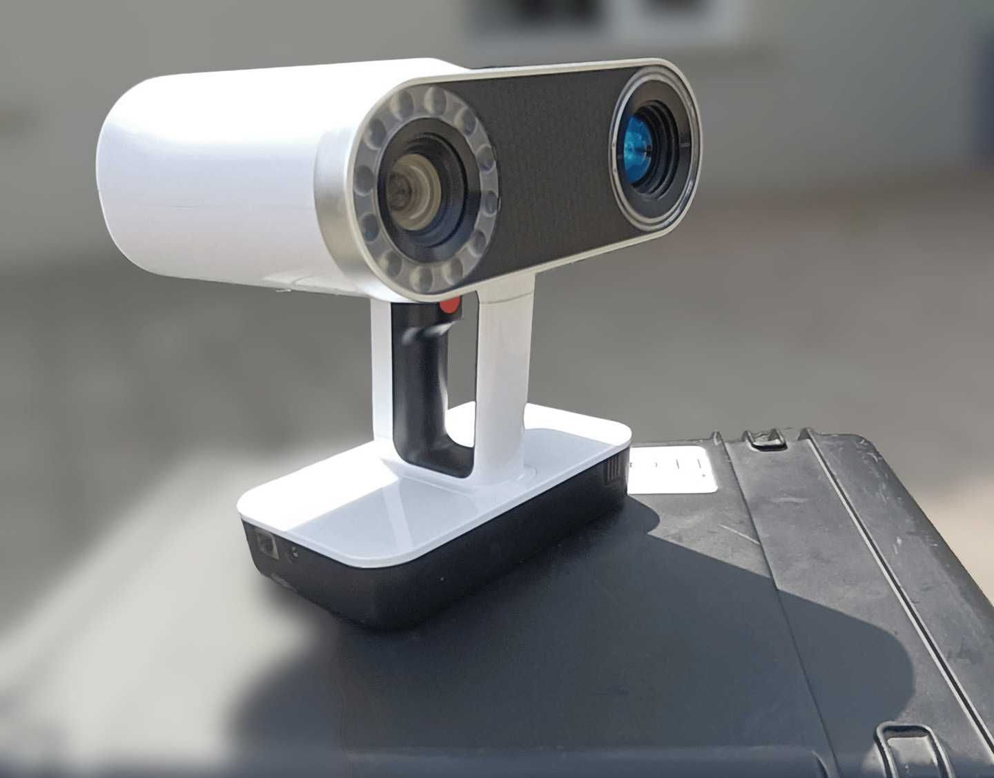 Skaner 3D Leo firmy Artec– profesjonalny mobilny ręczny skaner 3D