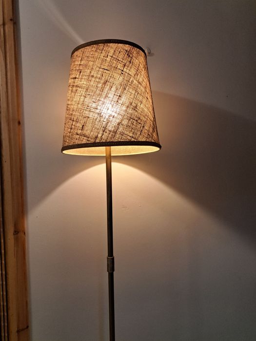 Oryginalna stara lampa, abażur z surowego płótna, stojąca