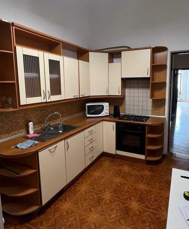 Меблі для кухні в гарному стані (б/у)