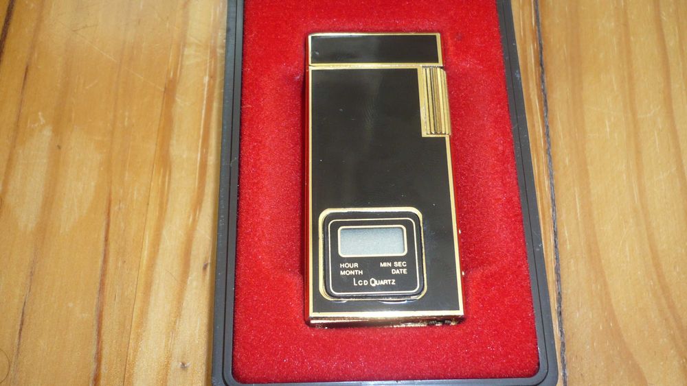 Isqueiro com Relógio Vintage - Astrosonic Lcd Lighter