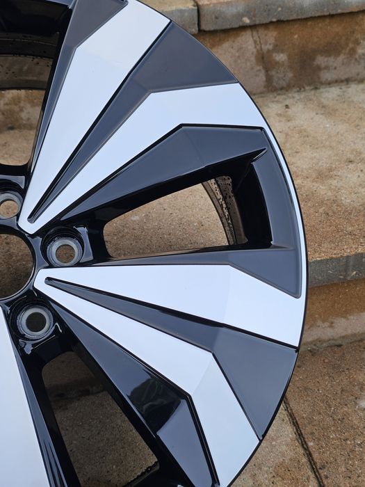 Felga 17cali 5x100 6.5j et39 oryginał Vw T-Cross Ładna