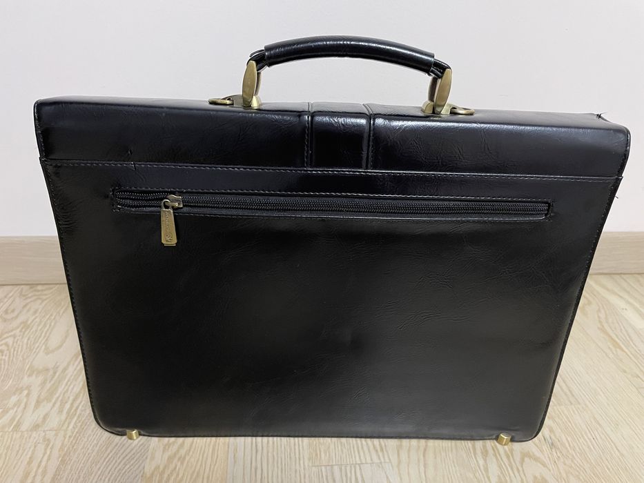 Портфель кожаный