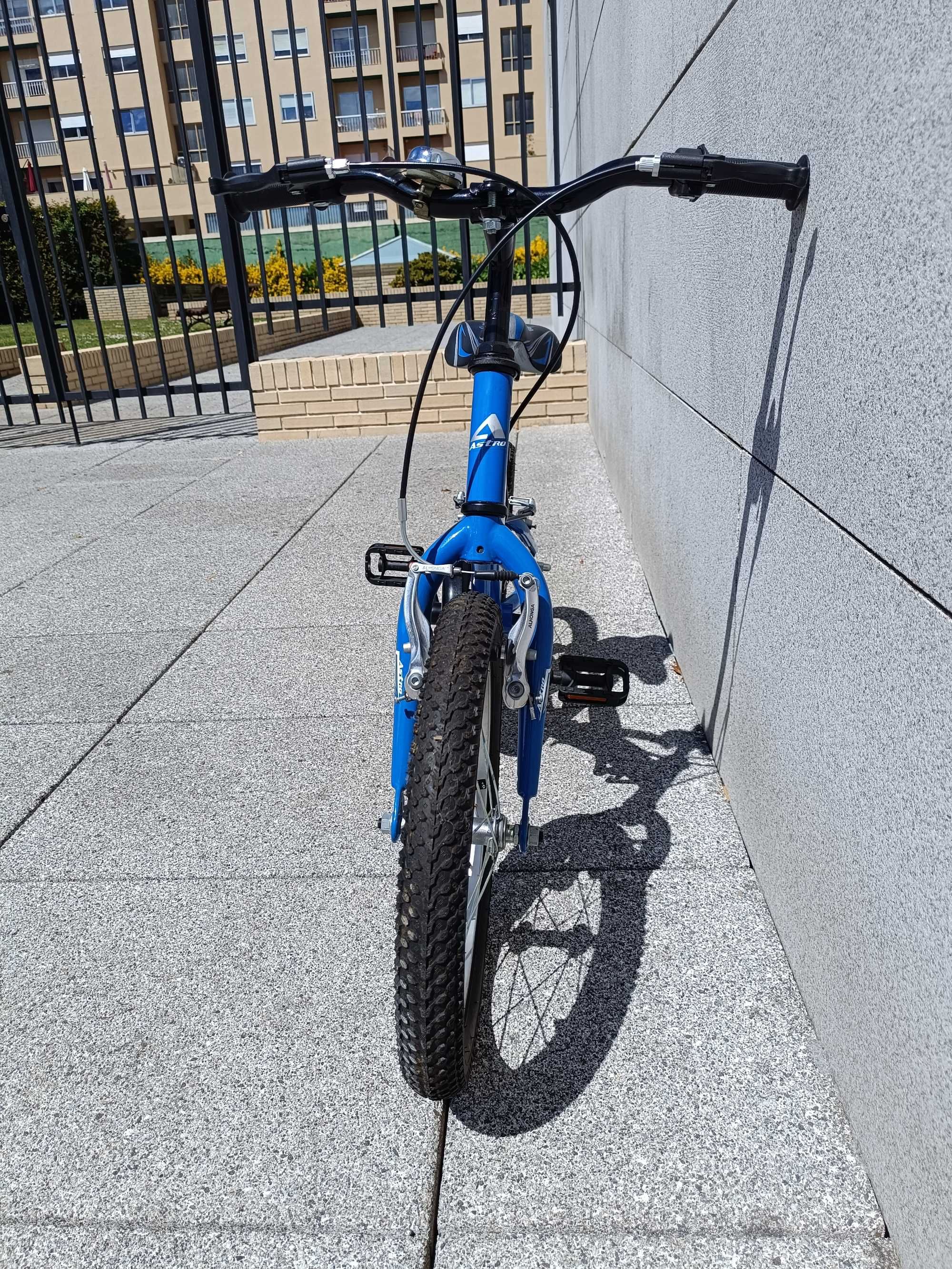 Bicicleta de Criança Roda 16 Astro Como Nova!