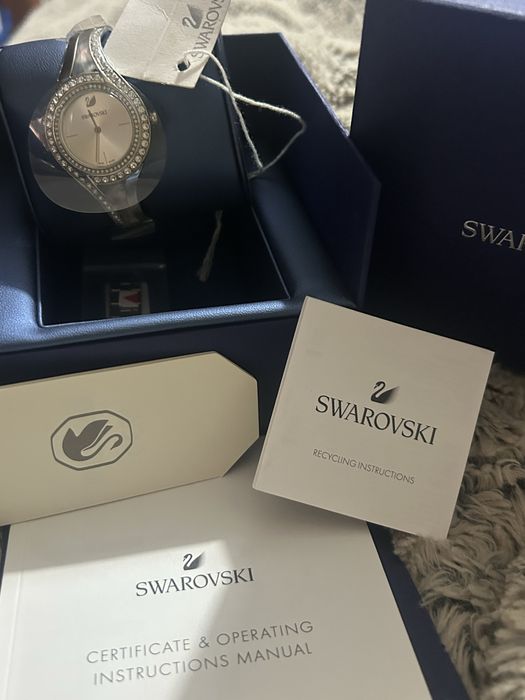 Relogio swarovski novo