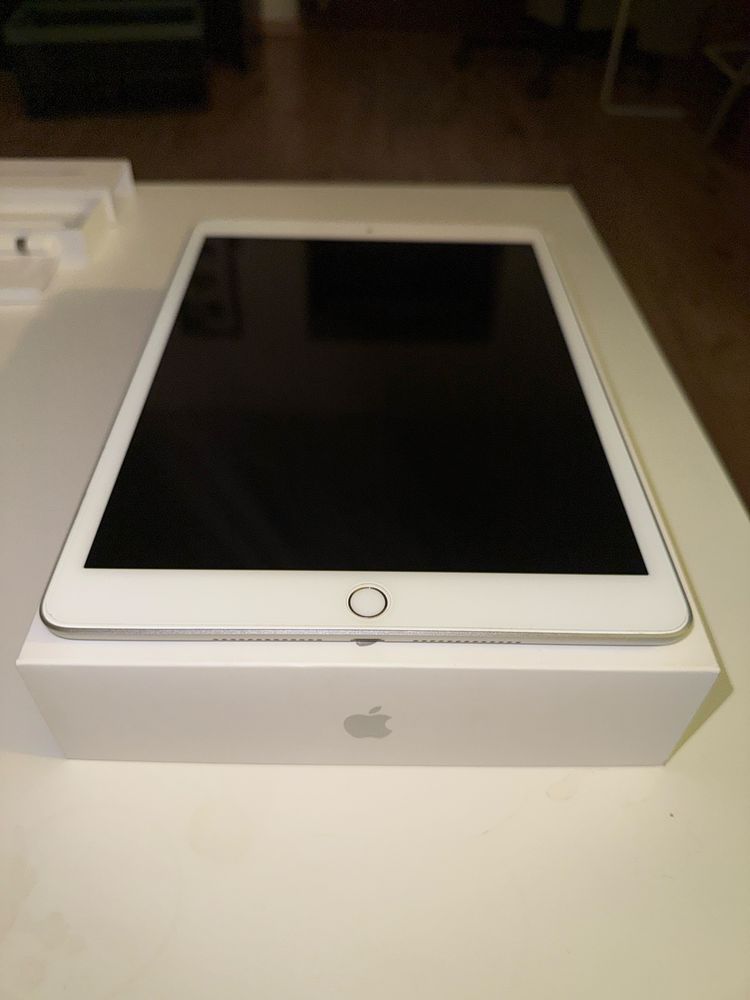 iPad 8. generacji (2020) 32 GB + Apple Pencil 1 generacji + etui