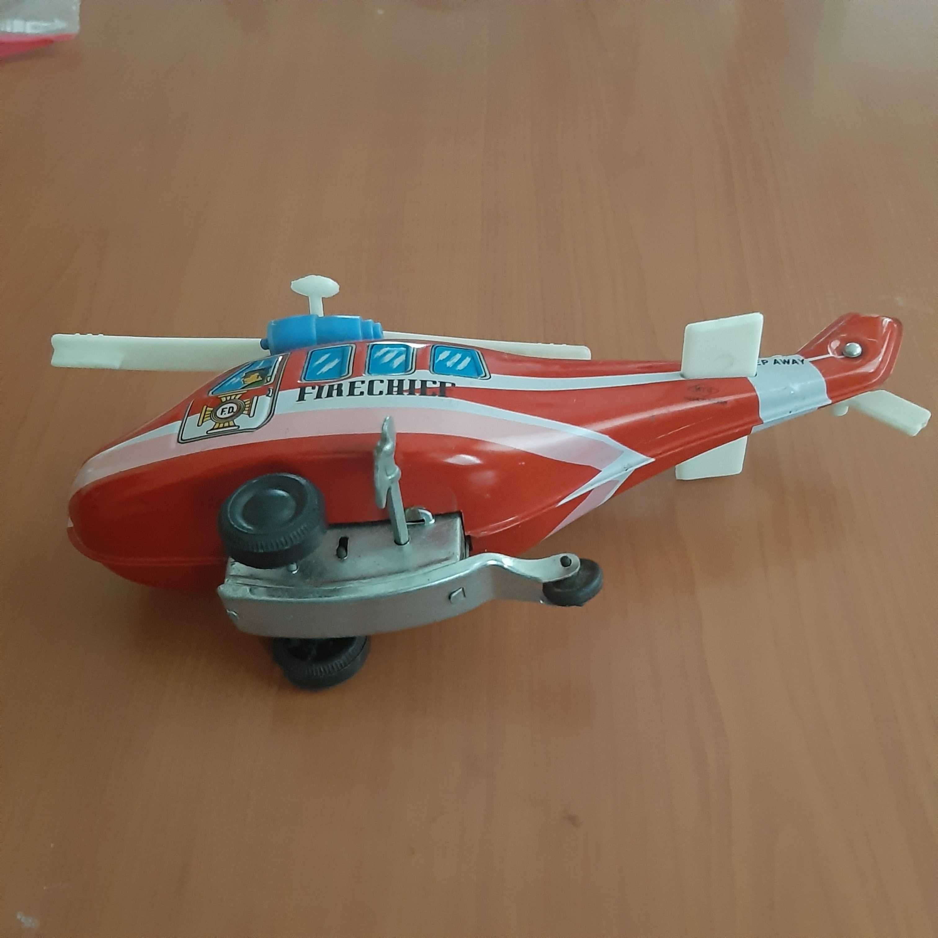 Helicóptero Brinquedo de Lata e a Corda Antigo Vintage