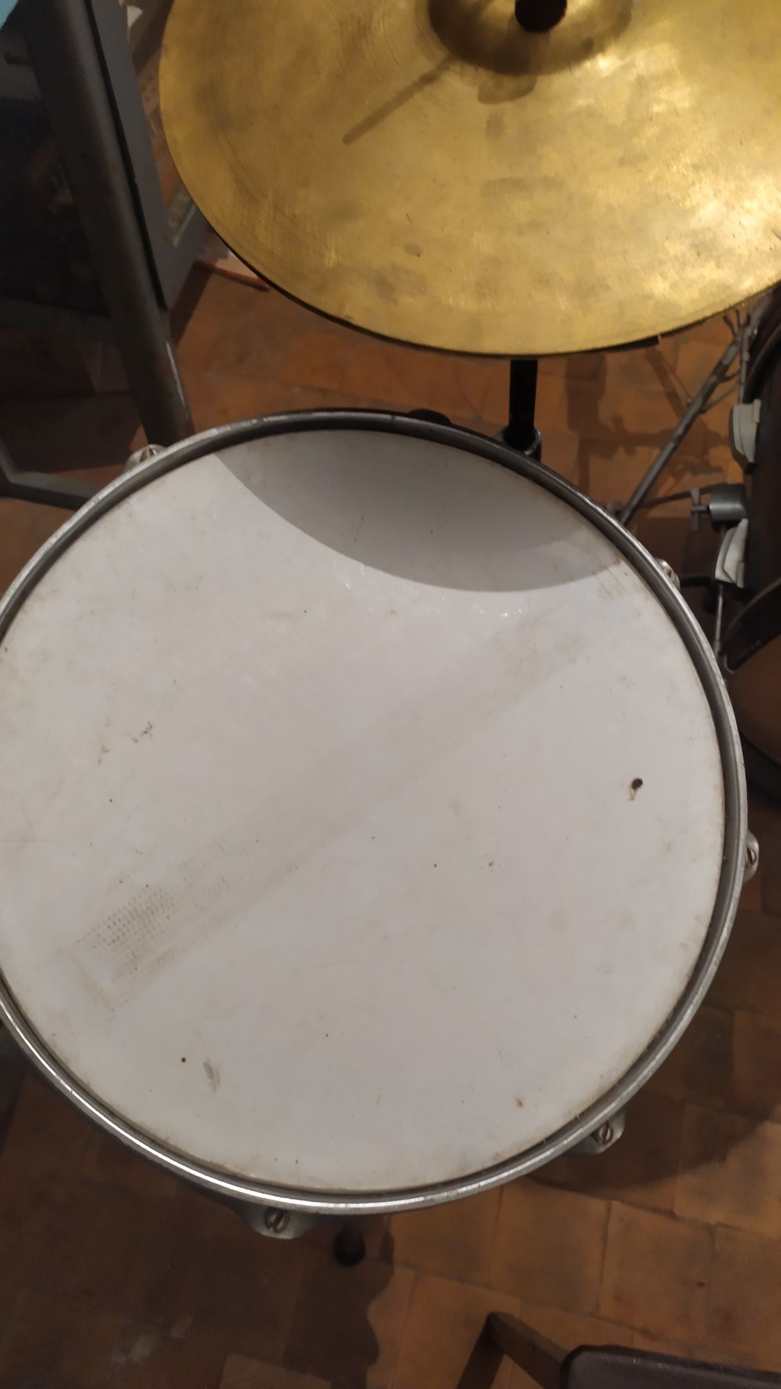 Продам барабанна установка Amati