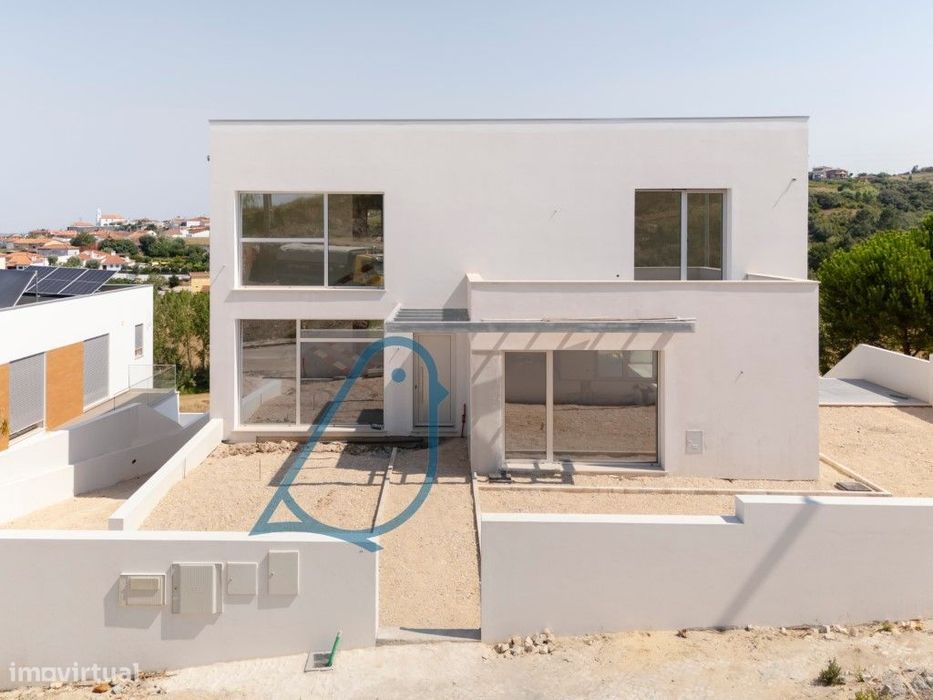 Moradia T4 Moderna - Fase Final de Construção - Entrega 2025 - Casa...