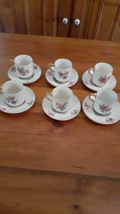 6 chávenas faiança de Sacavém muito antigas