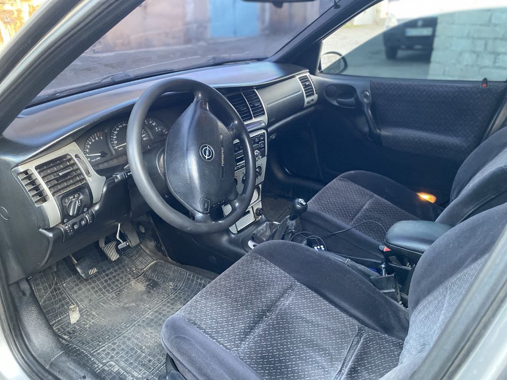 Opel vektra 2000 г. 2.0 газ бензин
