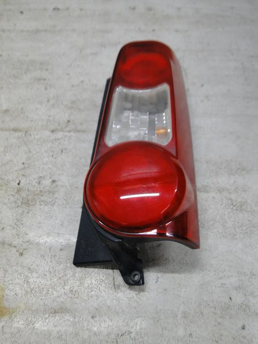 PARTNER BERLINGO III 3 LAMPA PRAWA TYŁ TYLNA 08-18r EUROPA