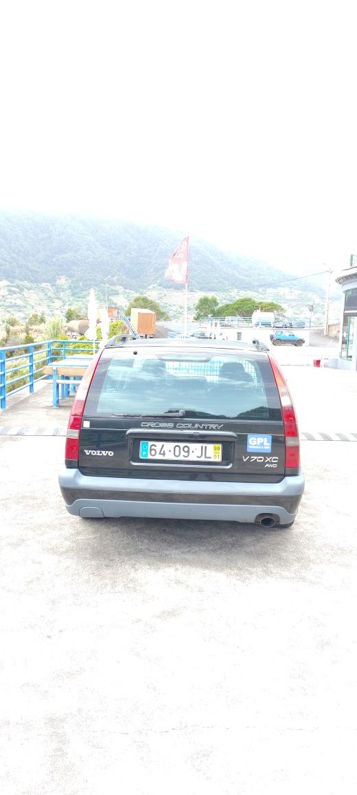 Volvo v70 XC 2.0 turbo awd